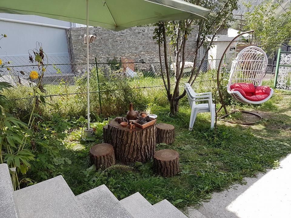 Nino'S Guest House Kazbegi Εξωτερικό φωτογραφία